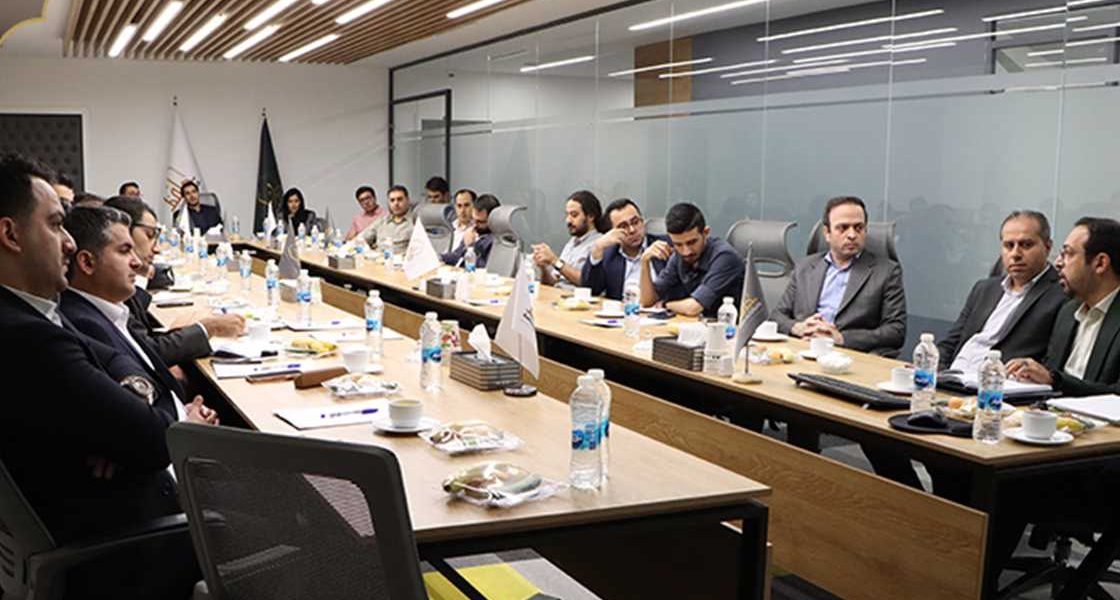 بررسی آینده صنعت پتروشیمی در دوران پساجنگ؛ روایتی از نشست تخصصی کارگزاری حافظ و مشاور سرمایه‌گذاری معیار